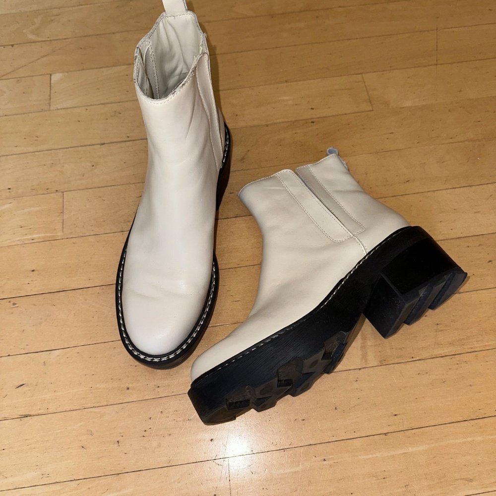 Like New Calvin Klein Amina Chelsea lug sole boot, 6.5,  GD1111 - Picture 5 of 10